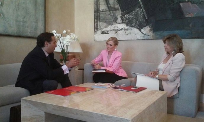 Cristina Cifuentes con el presidente de CEIM