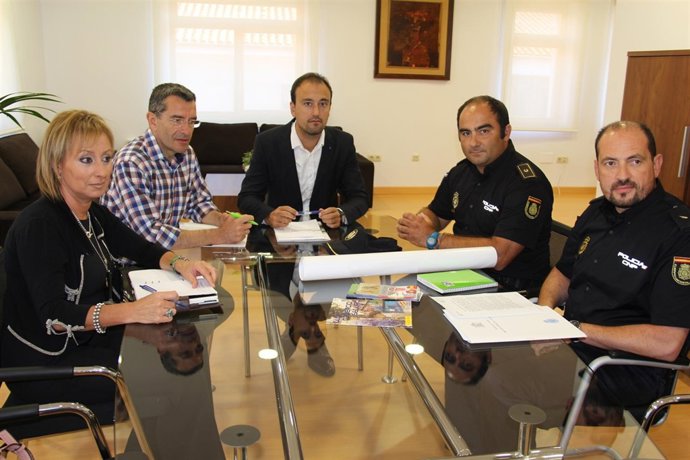 Reunión de los concejales con la Policía