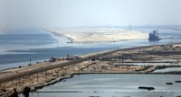 Al Sisi ofrece como "regalo al mundo" la histórica ampliación del Canal de Suez