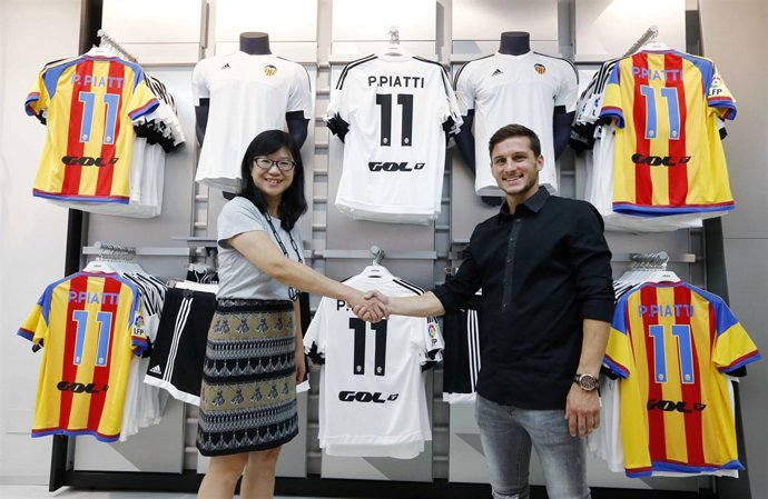 El centrocampista argentino Pablo Piatti