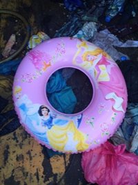 El flotador de una niña, símbolo de la desesperación para llegar a Europa