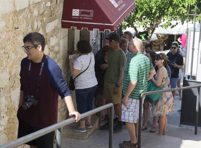 Visitantes en el Castillo de Peñíscola