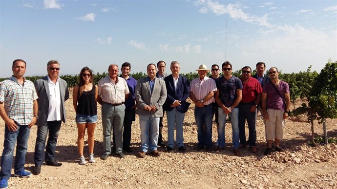Olona se reúne con jóvenes agricultores en Magallón