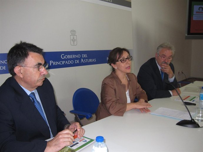 Belén Fernández, en el centro