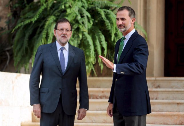 Rajoy con el Rey Felipe VI