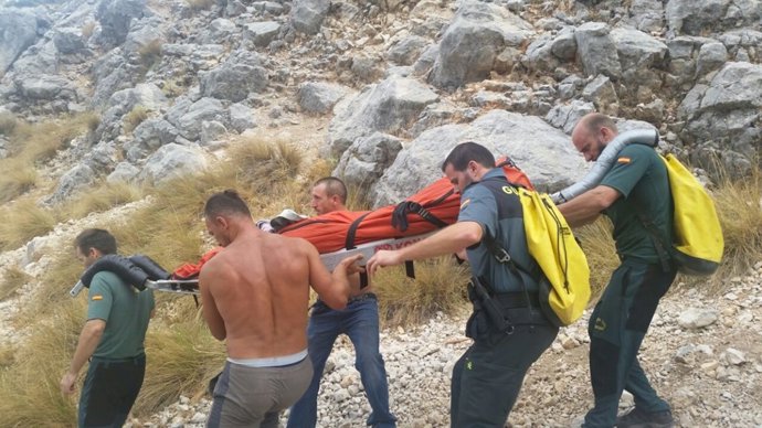 Cadáver de un joven hallado por la Guardia Civil en Villanueva del Rosario
