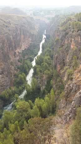 Incendio en la zona del Cañón de Almadenes