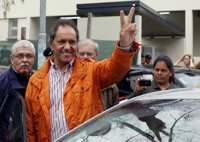 Los primeros resultados oficiales de las primarias de Argentina dan la victoria a Scioli