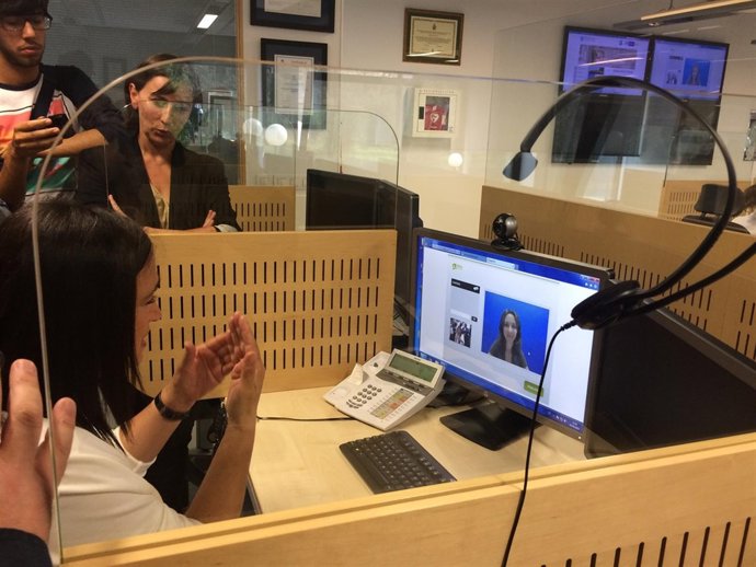 Servicio personas sordas videointerpretación 061