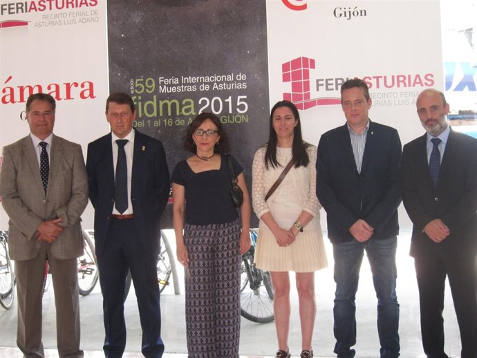 Belén Fernández, en el centro