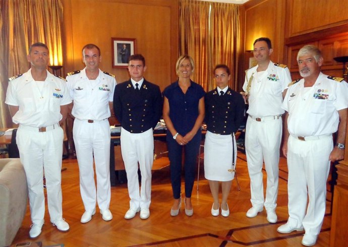 Teresa Palmer con la  Agrupación de Buques Escuela de vela