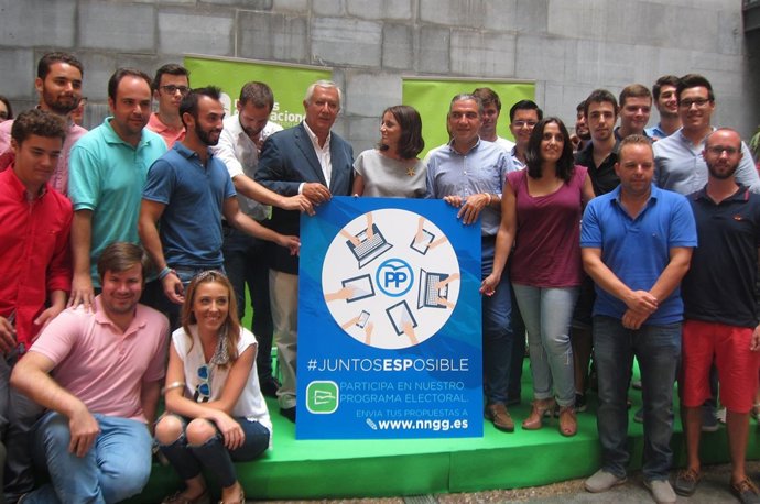 Javier Arenas, Andrea Levy y Elías Bendodo en acto de NNGG en Málaga