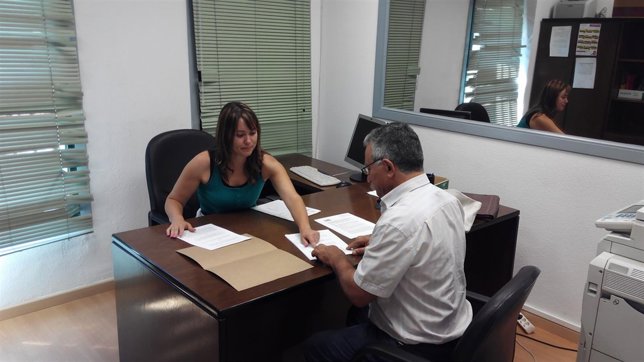 Los socialistas de A Cañiza (Pontevedra) con su denuncia a Ana Cerviño