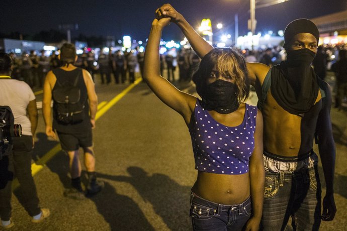 Protestas en Ferguson en el aniversario de la muerte de Michael Brown