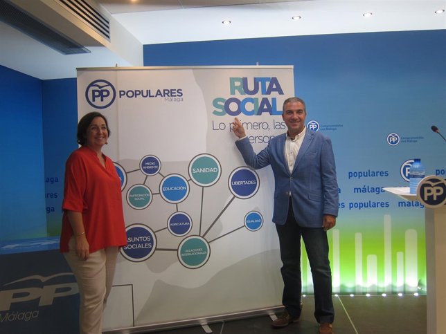 El presidente del PP de Málaga, Elías Bendodo, y Ana Corredera