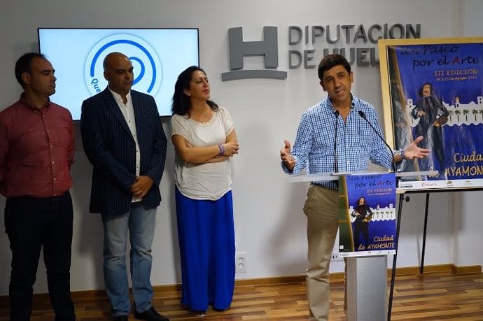 El alcalde de Ayamonte, Alberto Fernández, presenta III Paseo por el Arte.