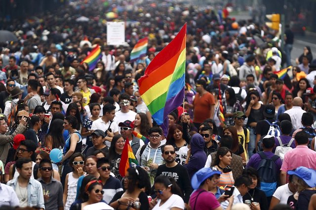 Manifestación del orgullo gay en la capital de México