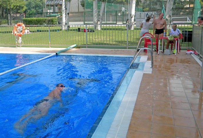 La Puebla de Alfindén celebra el Maratón Acuático Solidario contra la esclerosis