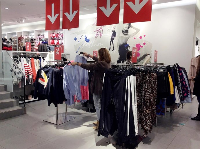Rebajas, compras, comercio, consumo, ropa, moda, tienda, precios, IPC