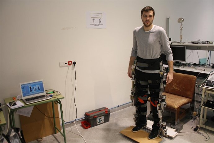 El exoesqueleto que desarrollan investigadores de la UPCT se probará este otoño 