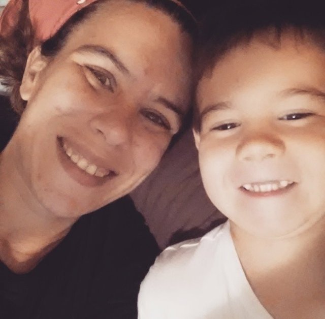 Jaden Hayes, huérfano de 6 años quiere hacer sonreír 