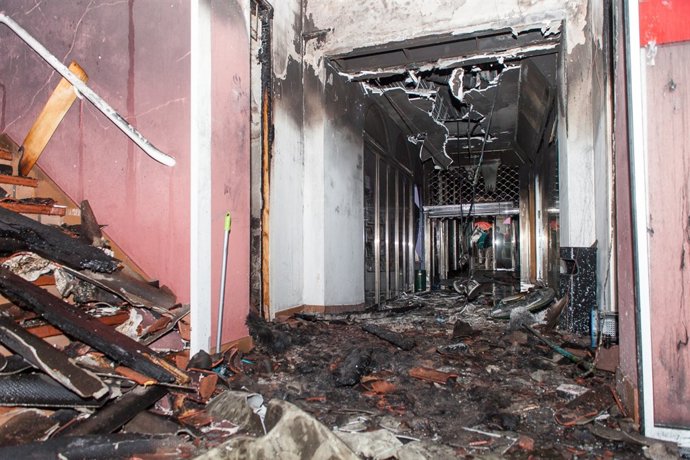 Incendio en unas galerías comerciales de A Coruña