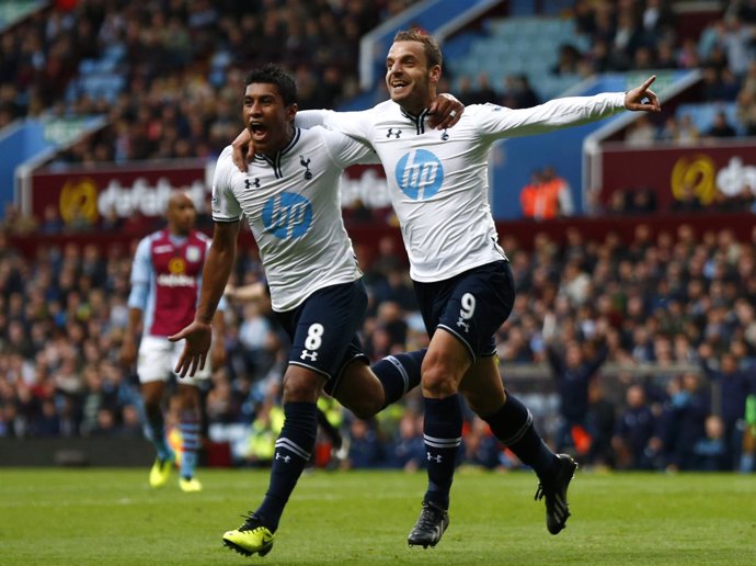 Soldado vuelve a marcar y el Tottenham vence a un débil Aston Villa