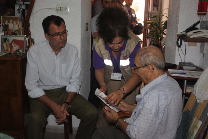 Una teleasistente explica consejos para combatir altas temperaturas