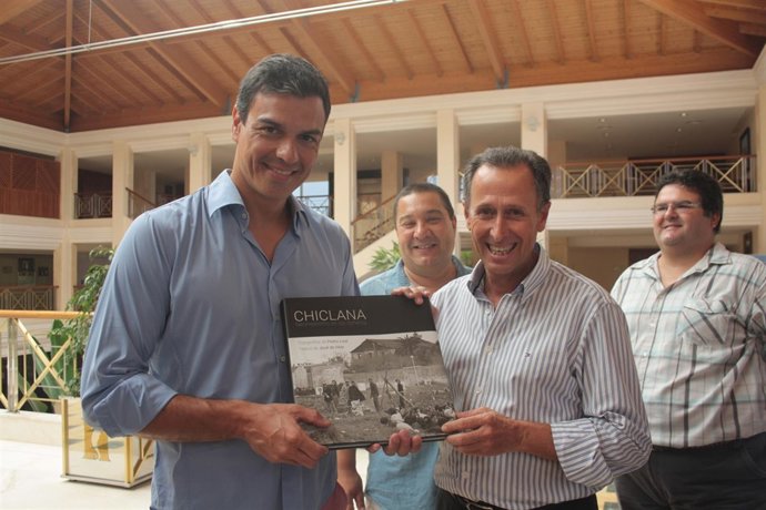 Pedro Sánchez con el alcalde de Chiclana