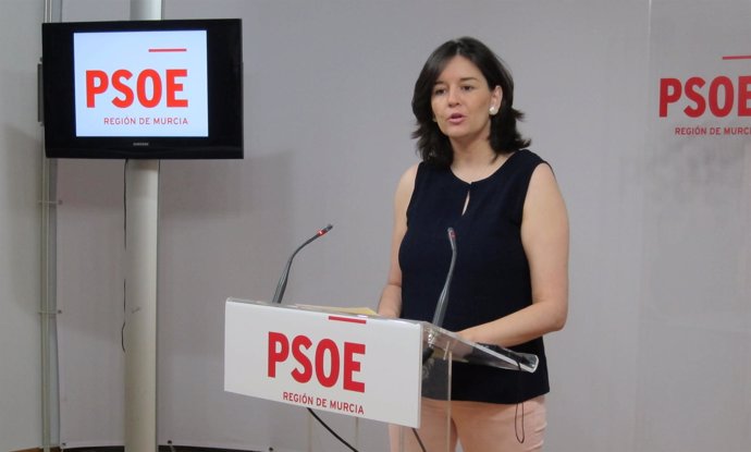 La diputada del Grupo Parlamentario Socialista, Choni Ludeña