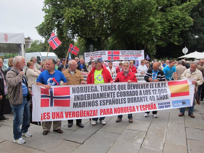 Exmarineros gallegos de la asociación Long Hope exigen a Noruega sus pensiones