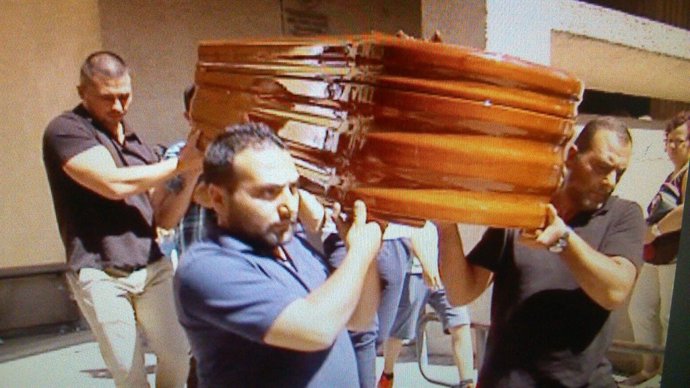 Entierro Laura y marina en Cuenca