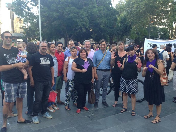 Concentración del PSIB contra la violencia de género