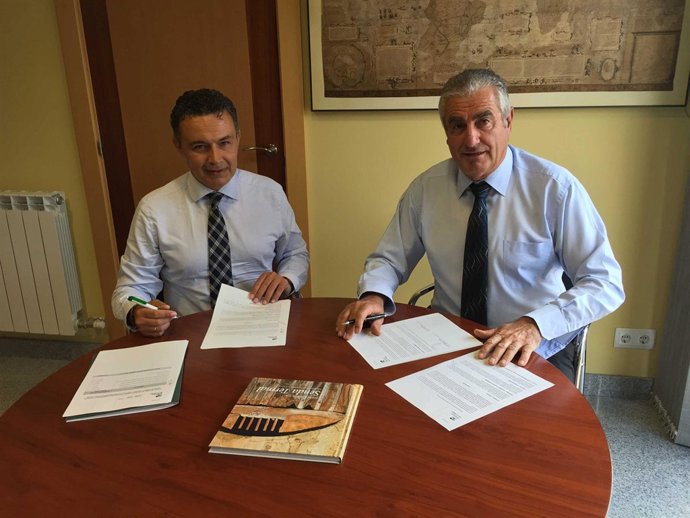 Firma convenio mancomunidad Alhama Linares servicios sociales