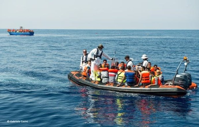 Barco MSF Phoenix rescata a 201 personas en el Mediterráneo 