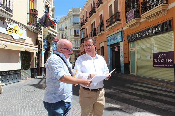 El delegado de Seguridad, Movilidad y Fiestas Mayores en Santa María de Gr