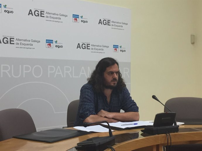 El diputado de AGE Antón Sánchez en comparecencia de prensa