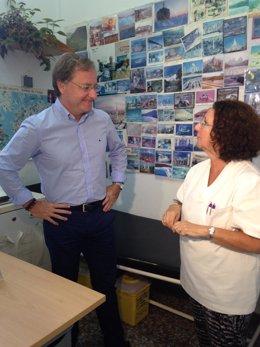 Moragues, durante su visita al Centro de Vacunación Internacional