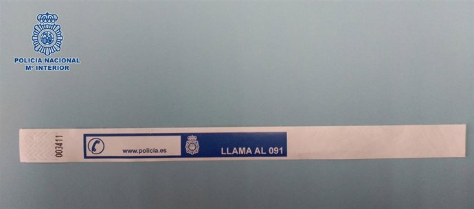 Pulsera que repartirá la Policía Nacional para la seguridad de los menores 