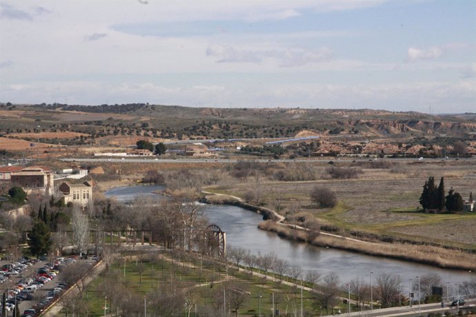 Toledo, Cielo, Nubes dispersas,Tiempo, Río Tajo, Agua