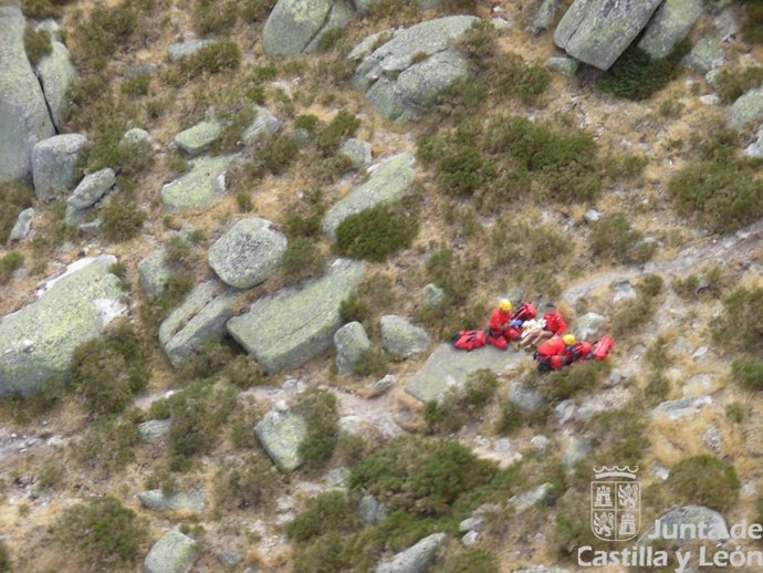 Rescate de una mujer en San Juan del Molinillo