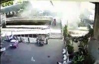Lanzan una granada desde un puente en Bangkok