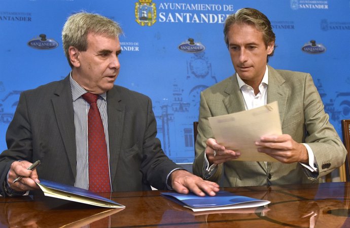 Firma convenio de Bomberos de Santander 