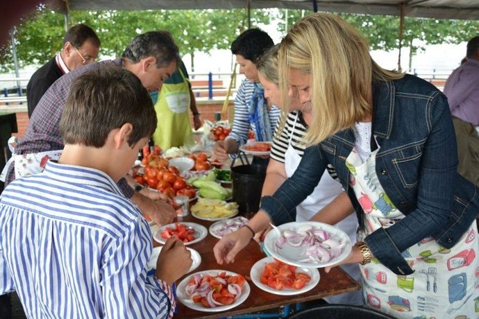 Exposición tomates en Astillero 