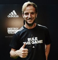 Rakitic: "Expulsiones como la de Piqué habría 7 u 8 en cada partido"