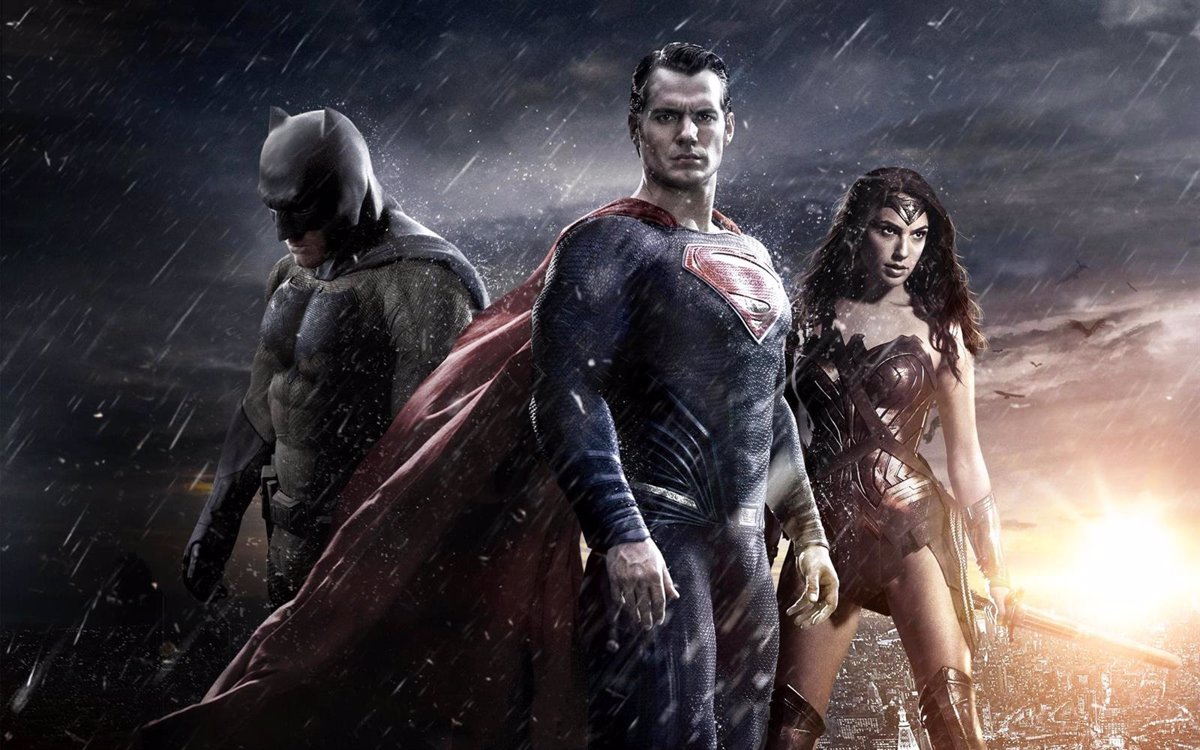 Revelados los secretos de los trajes de Batman v Superman: El amanecer de  la Justicia