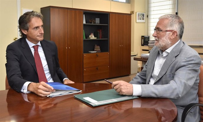 Reunión del consejero Ramón Ruiz y el alcalde de Santander