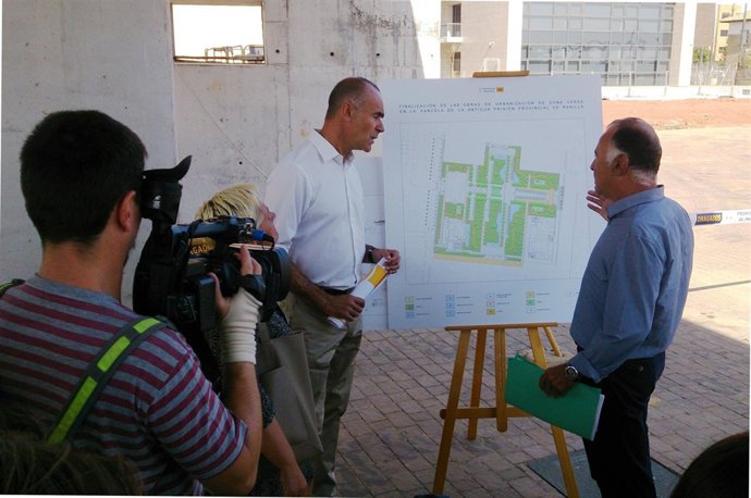 Antonio Muñoz durante la visita al Parque de La Ranilla 