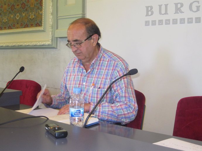 El socialista burgalés Antonio Ferández, en rueda de prensa. 