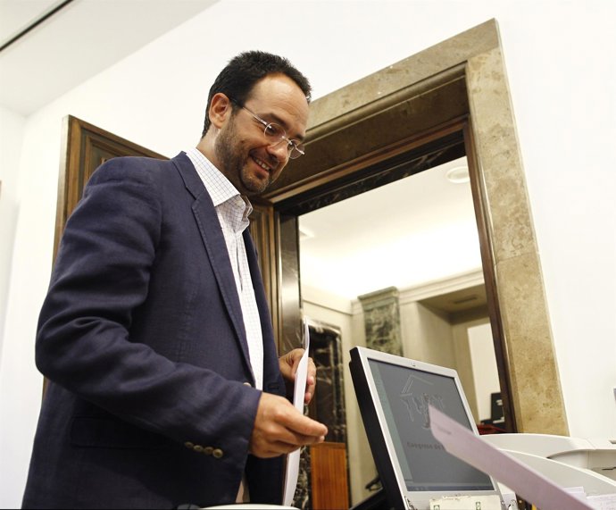 Antonio Hernando, del PSOE, presenta una iniciativa por la trama púnica